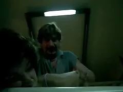 شقراء مع نادل فيلم رومانسي سكسي اجنبي مارس الجنس من قبل حمام السباحة